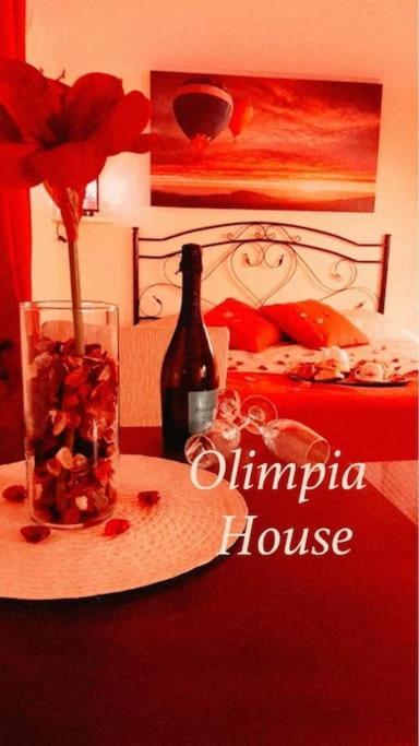 Olimpia House - Central Station Бари Экстерьер фото